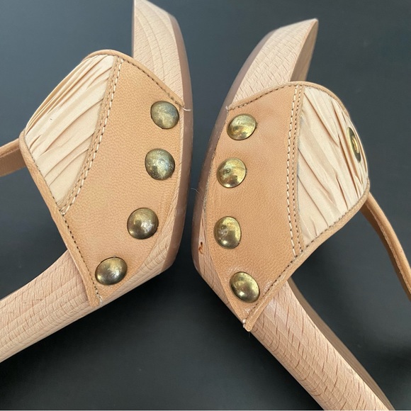 EUC Manolo Blahnik Azores Wooden Heeled Sandals - Picture 8 of 12